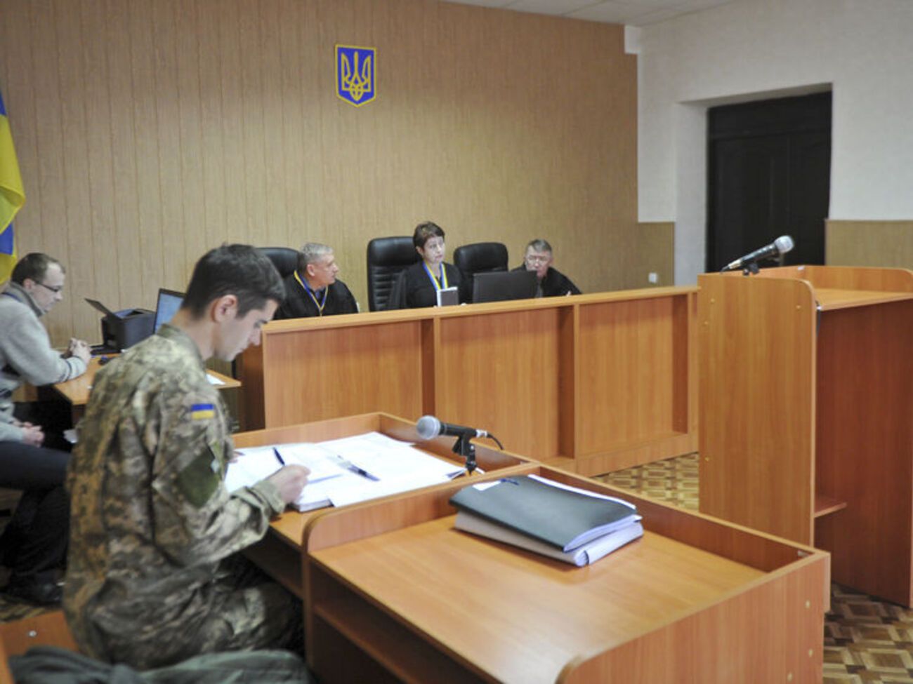 Подозреваемых не доставили в суд из следственного изолятора