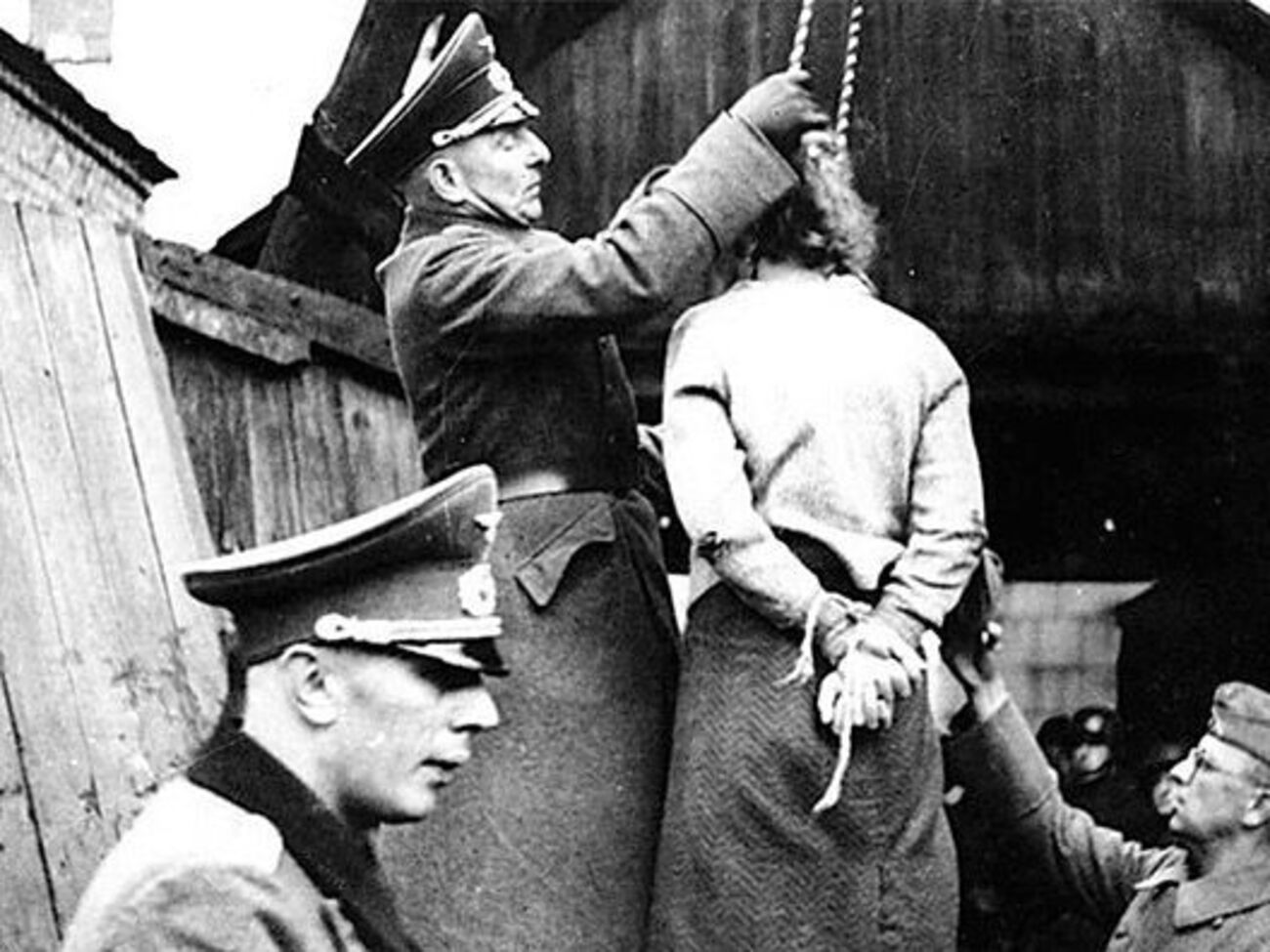 Хорошунова: Вешают наших людей за то, что они борются против немцев