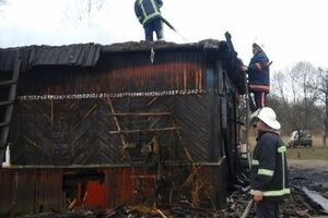 Сгоревший дом в селе Млынок