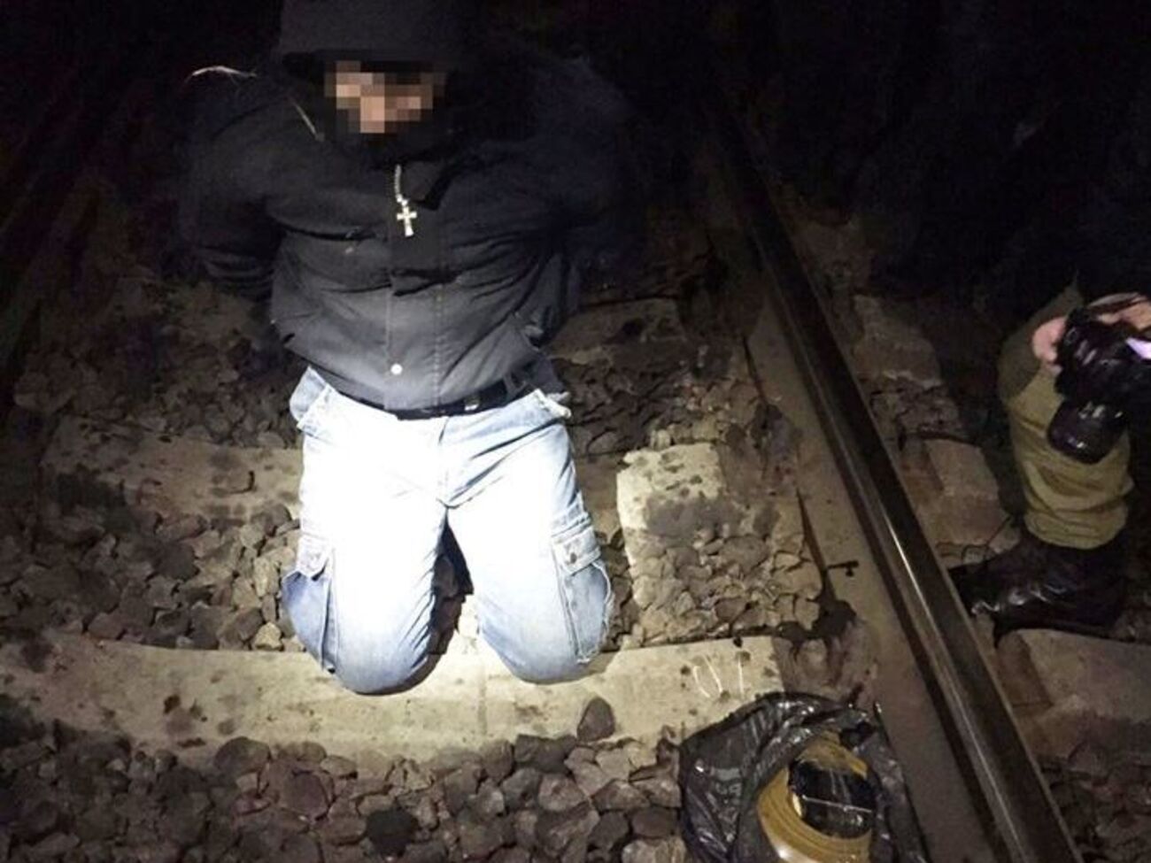 Взрыв был запрограммирован на время прохождения пассажирского поезда Одесса – Константиновка, в котором находилось более 500 пассажиров
