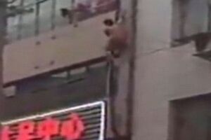 Мужчина убегал от мужа своей любовницы, даже не прихватив одежду