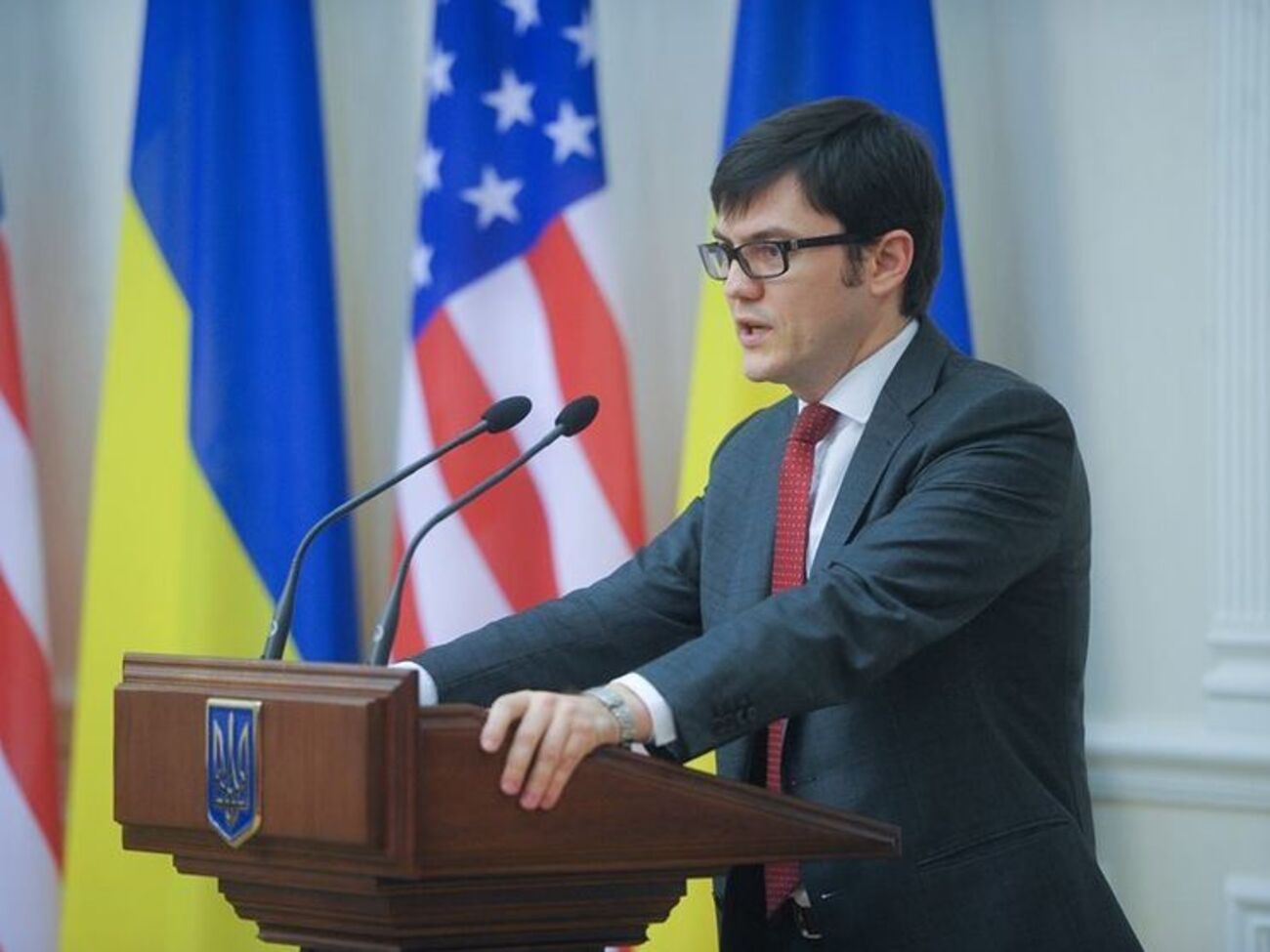 Пивоварский рассказал о возобновлении грузовых перевозок