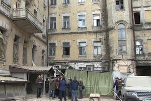 Дом, в котором сегодня обвалились перекрытия, был признан аварийным в 2004 году и отселен
