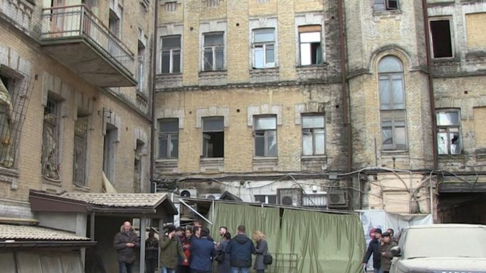 Дом, в котором сегодня обвалились перекрытия, был признан аварийным в 2004 году и отселен