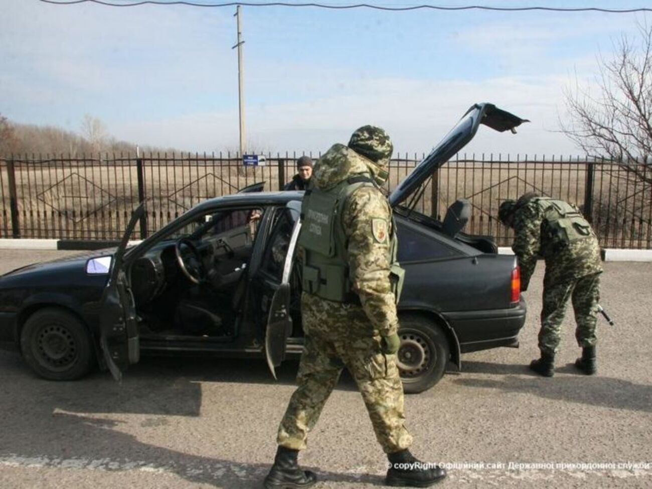 Российская сторона не пропускает в Крым автомобили с украинской регистрацией