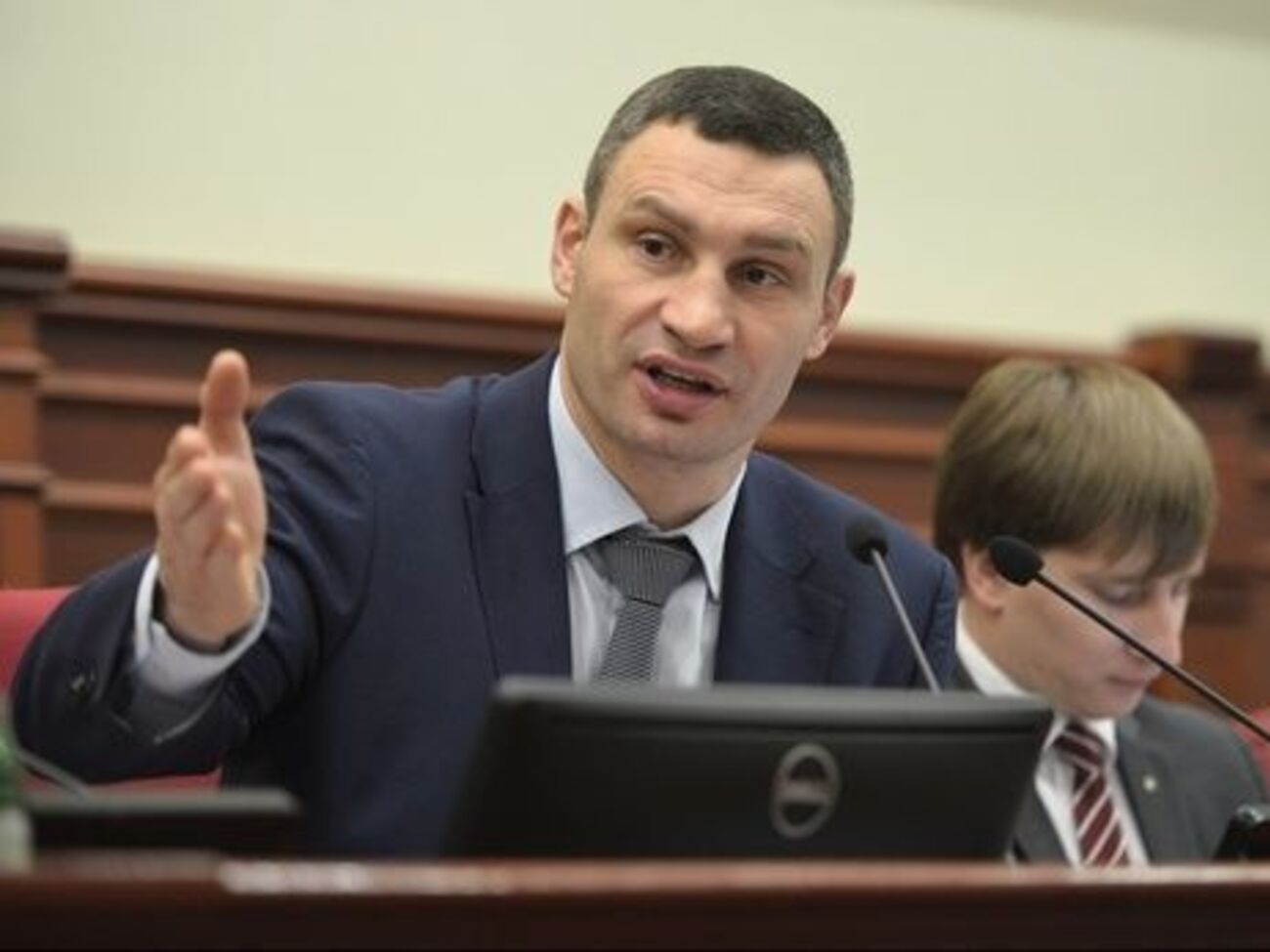 Киевские власти будут поднимать вопрос о возвращении в коммунальную собственность домов, владельцы которых их не ремонтируют