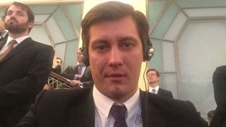Дмитрий Гудков: Что делает правительство? Засекречивает расходы на антикризисную программу