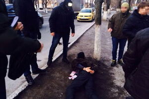 Сначала правоохранители задержали в городе посредника