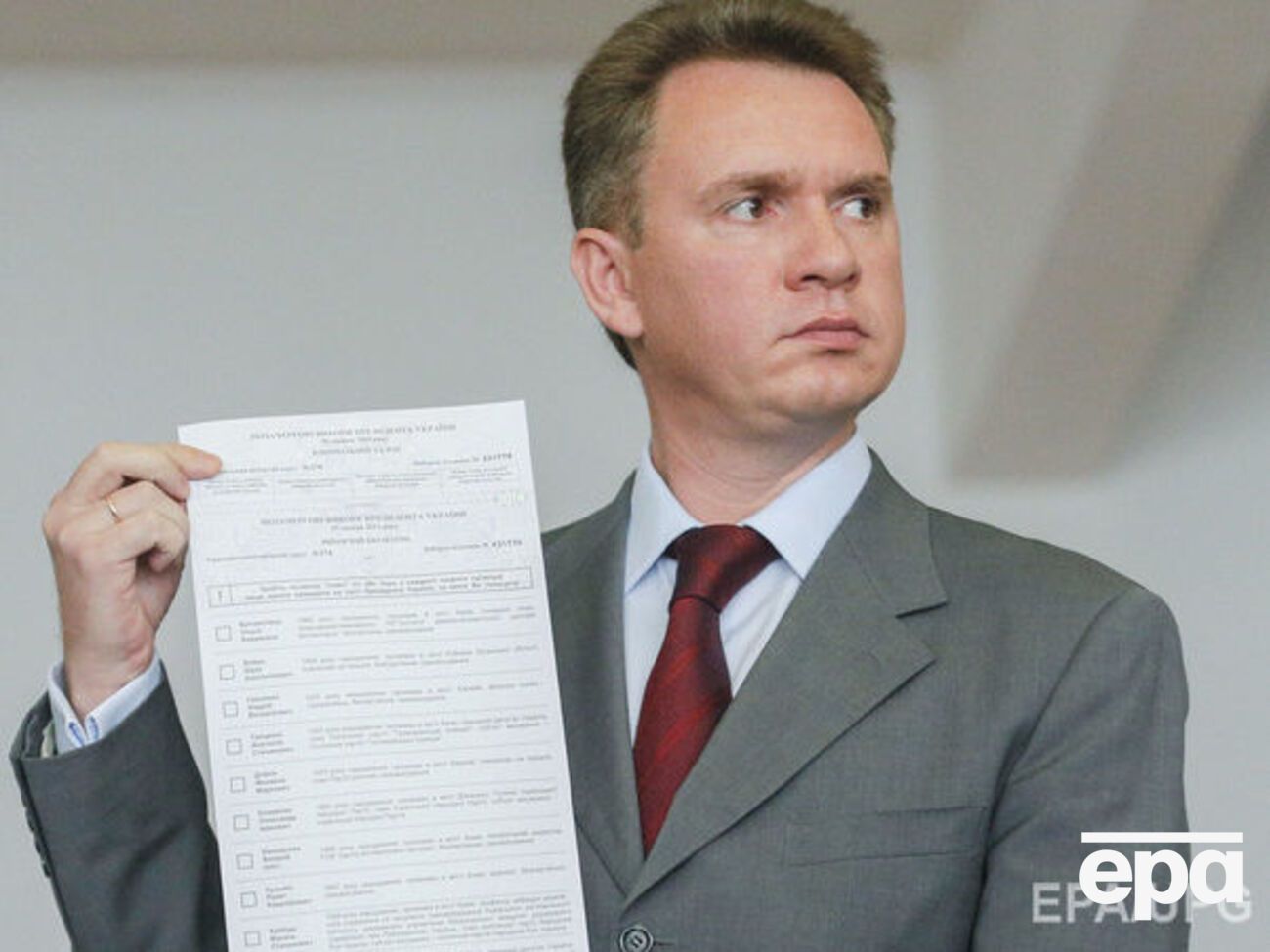 Охендовский подчеркнул, что депутаты должны лишаться мандата после выхода из фракции