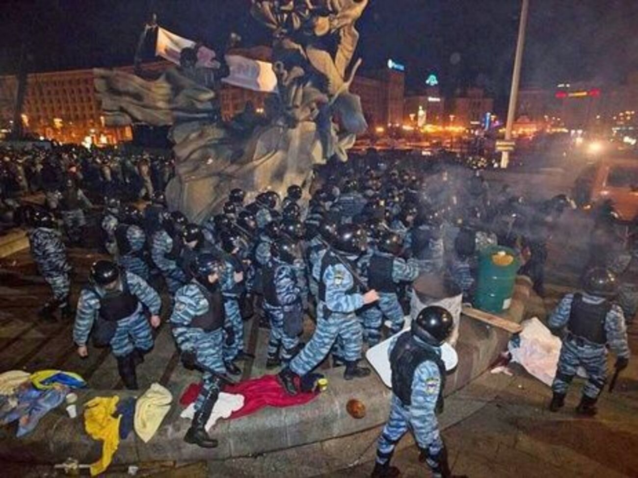 Побоище у стелы Независимости в ночь на 30 ноября 2013 года