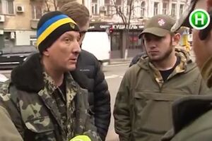 Бойцы разоблачили фальшивого волонтера