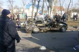 Водитель BMW получил травмы, четверо его пассажиров погибли
