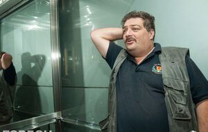 Дмитрий Быков: А верить, по завету Тютчева? Сплотиться в маленький отряд? Но как-то подтвержденья худшего вас подозрительно бодрят