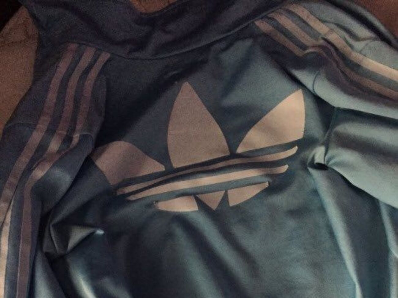 Люди видят цвета кофты по-разному