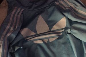 Люди видят цвета кофты по-разному