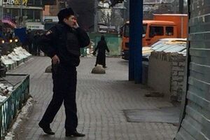 Женщина с детской головой угрожала взорвать себя