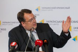 Геращенко заявил, что Украина будет преследовать иностранных наемников