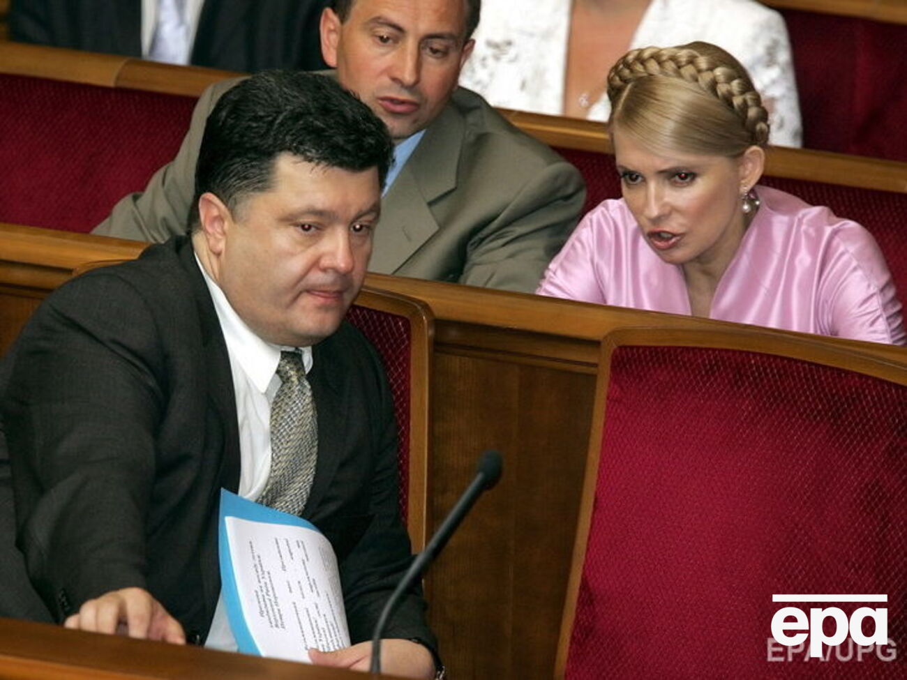 Если бы президентские выборы прошли в феврале 2016 года, во второй тур вышли бы Порошенко и Тимошенко