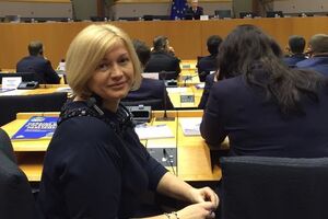 Нардеп от БПП, уполномоченный президента по мирному урегулированию ситуации на Донбассе Ирина Геращенко