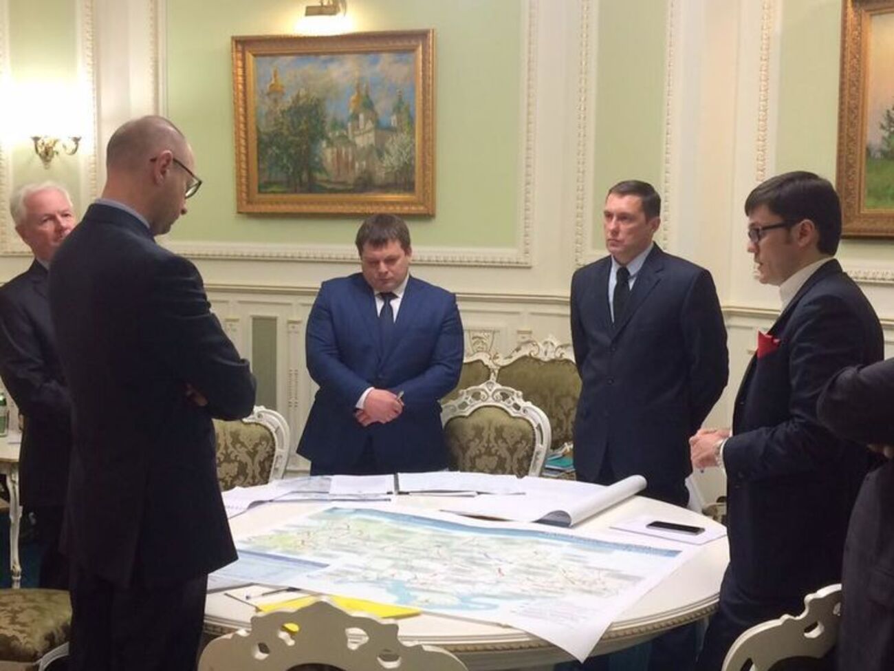 Арсений Яценюк: Ждите новостей по строительству дорог