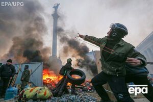 Фильм посвящен участию "ультраправых вооруженных группировок" в событиях Майдана