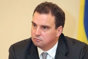 По словам Абромавичуса, Кононенко хотел завести "собственного" замминистра в его ведомстве, а также давил на назначения в госпредприятиях