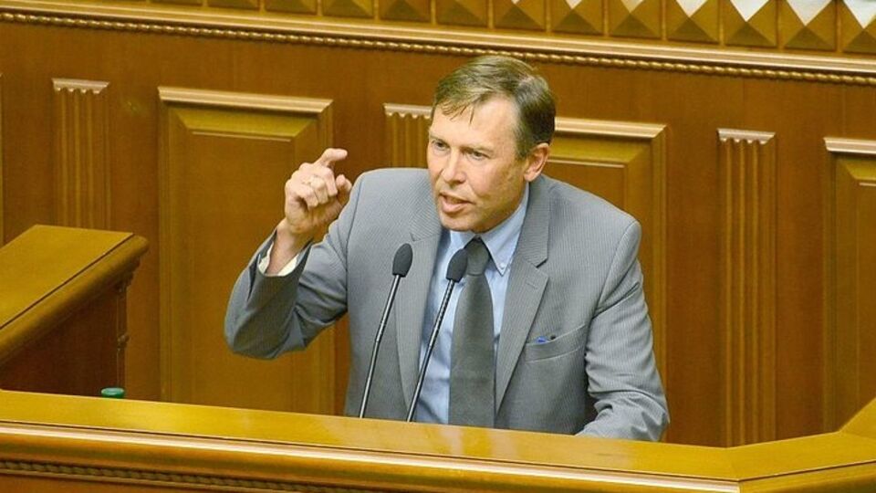 Замглавы фракции "Батьківщина" выступает за отставку всего нынешнего правительства