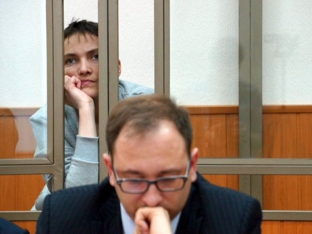Савченко опознала по фотографии участвовавшего в ее похищении и вывозе в Россию российского политтехнолога Карпова