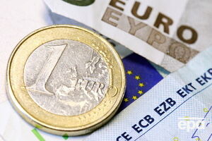 Нацбанк укрепил курс гривны к доллару и евро