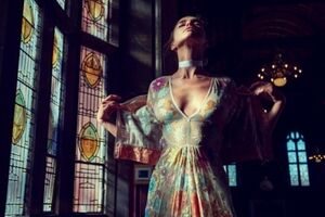 Фото Шейк для турецкого Vogue подготовил фотограф Норман Джин Рой
