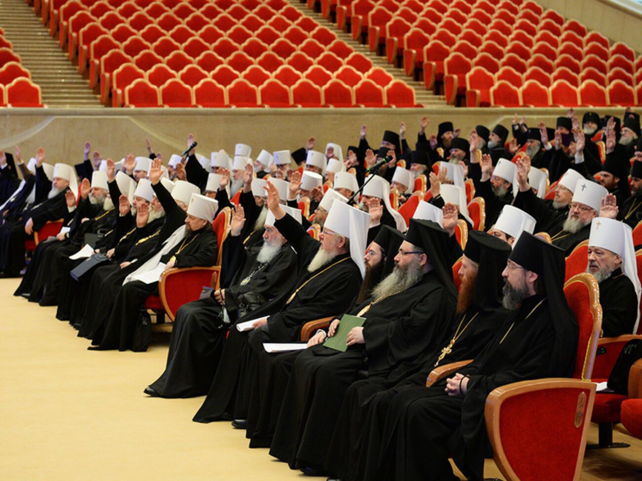 РПЦ призывает духовенство избегать утверждений, "могущих вносить смущение в среду верующих"