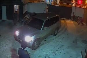 Офицер открыл огонь по колесам автомобиля, незаконно въехавшего на территорию части