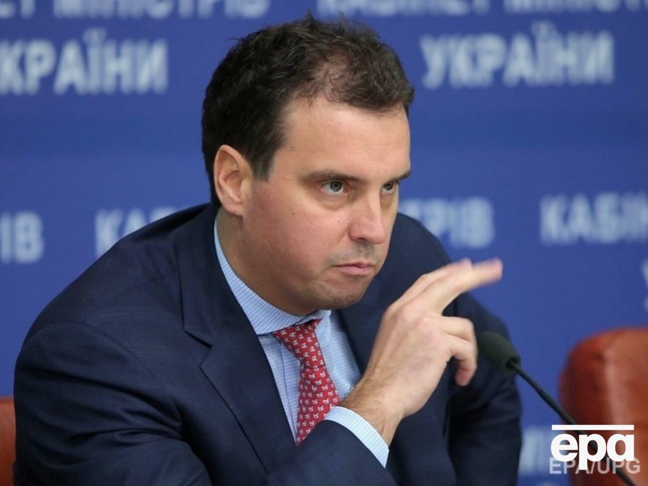 Абромавичуса вызвали на допрос в антикоррупционное бюро