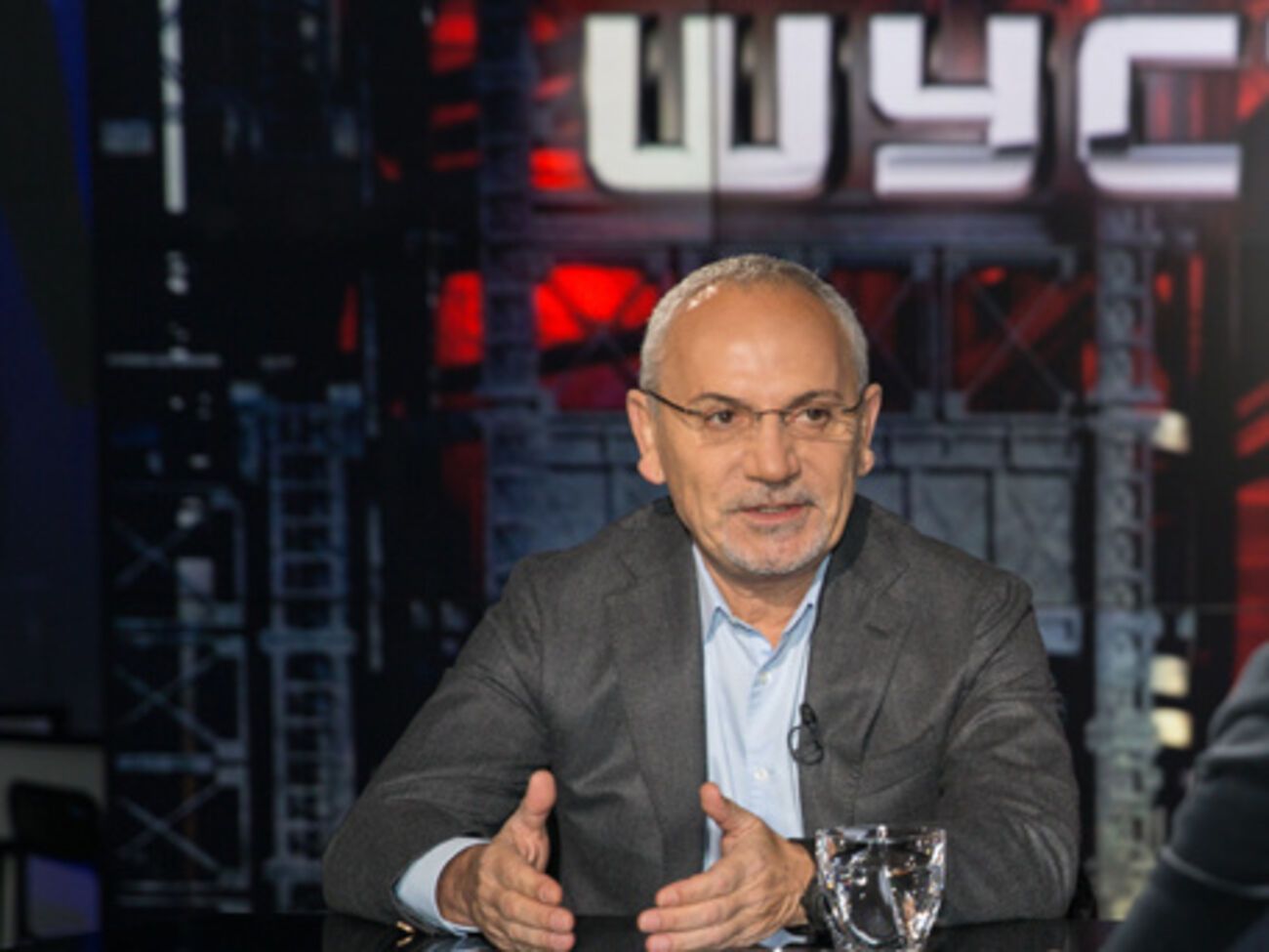 Савик Шустер:&nbsp;Даже если бы полмиллиона, допустим, я заработал &ndash; что с того? Я исключительно свою репутацию продаю &ndash; больше ничего у меня нет