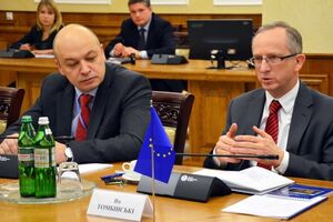 Ланчинскас (слева) приступил к работе в Украине