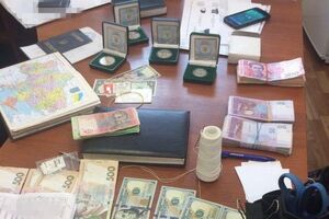 СБУшников задержали во время получения части взятки