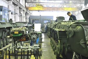 Экс-замдиректора Житомирского бронетанкового завода подозревают в растрате 23 млн грн