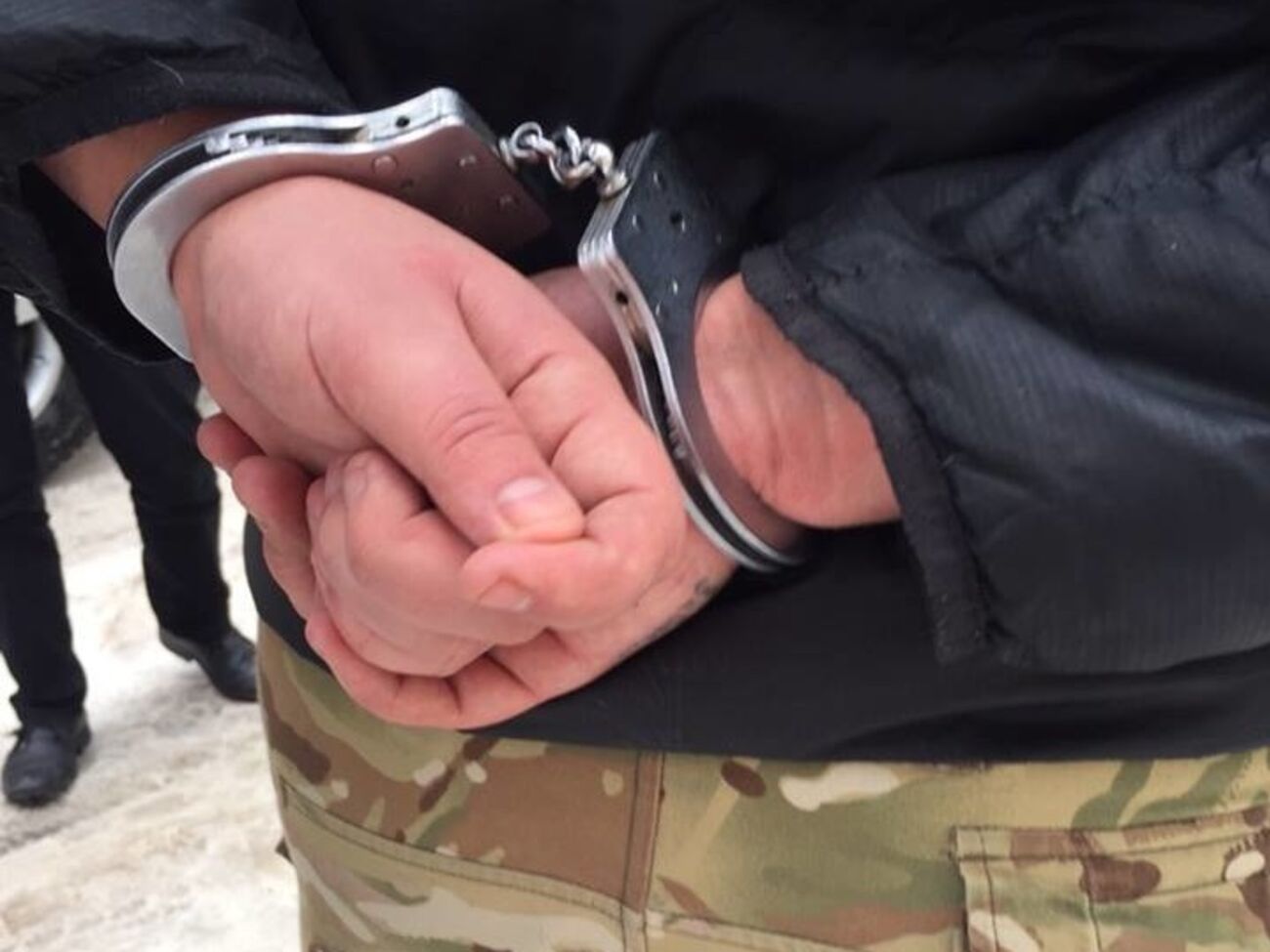 Пограничника взяли с поличным при получении взятки