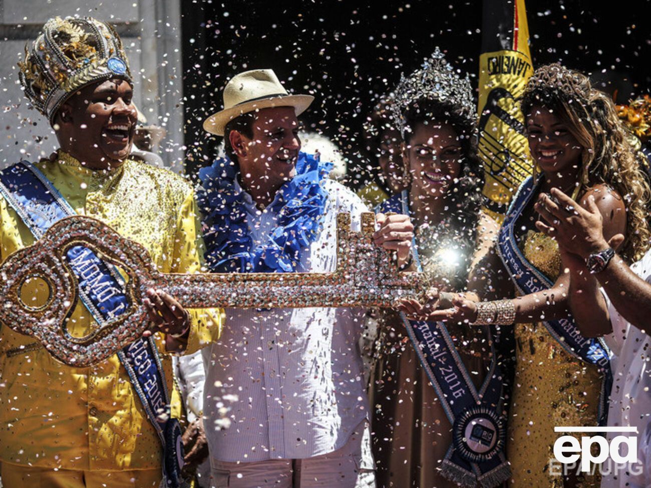 В Рио-де-Жанейро состоялась церемония открытия традиционного карнавала. Фоторепортаж