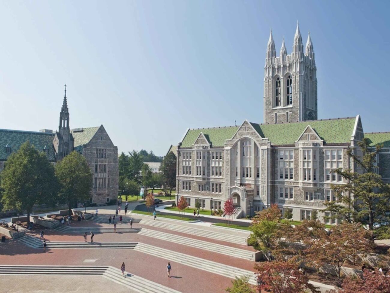 Бостонский колледж, в котором преподавала Эстель Джасим