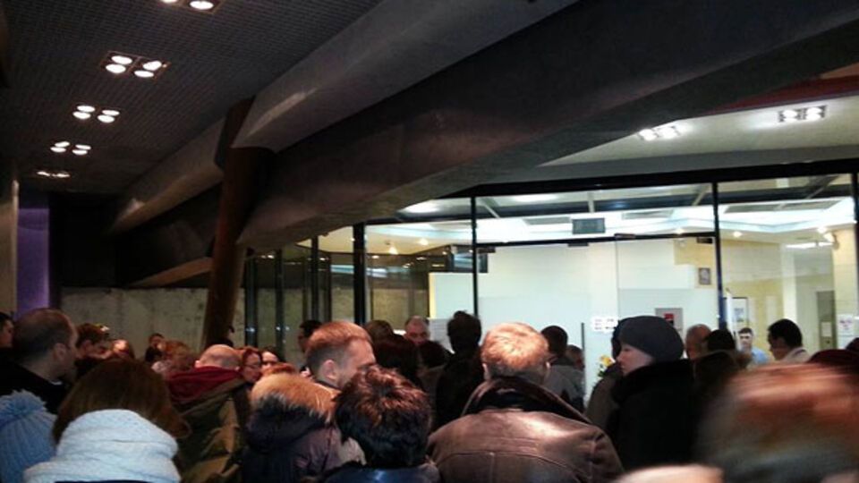 Руководство банка отказалось встретиться с заемщиками