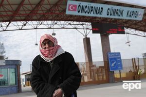 Сириец на пограничном пункте Онджупинар