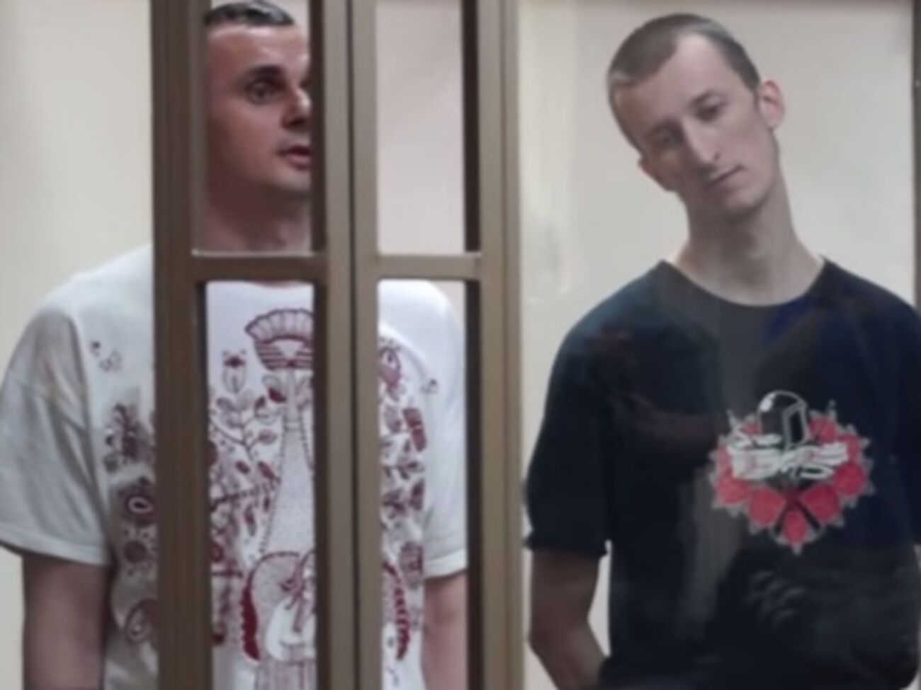 Сенцова и Кольченко везут в колонии для отбывания наказания