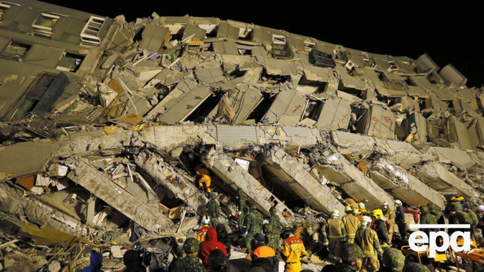 Число жертв землетрясения на Тайване возросло до 18 человек. Фоторепортаж