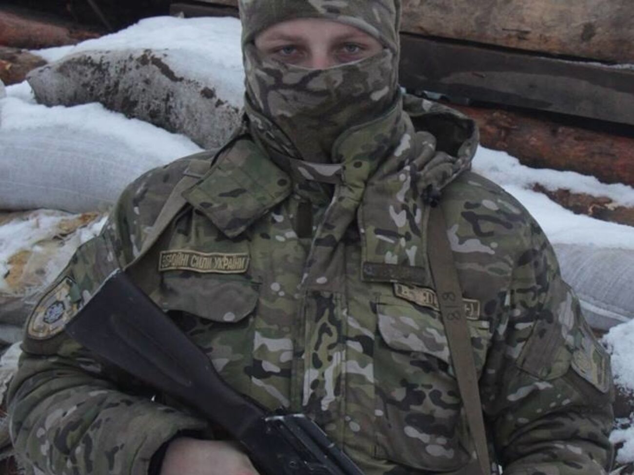 Украинские бойцы ежедневно подвергаются обстрелам