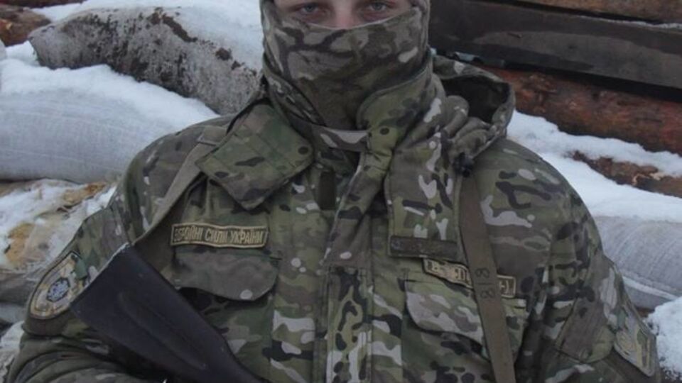 Украинские бойцы ежедневно подвергаются обстрелам