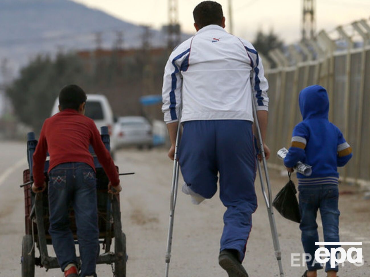 Пионтковский:&nbsp;Наши летчики бомбят Алеппо, бомбят гуманитарные колонны и колонны беженцев