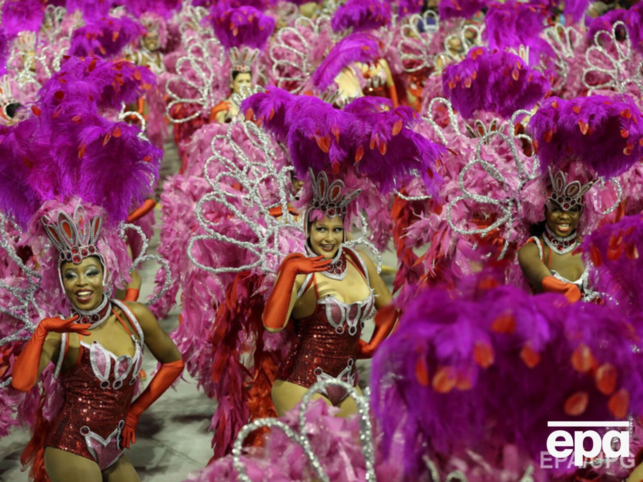 В Бразилии стартовал канравал