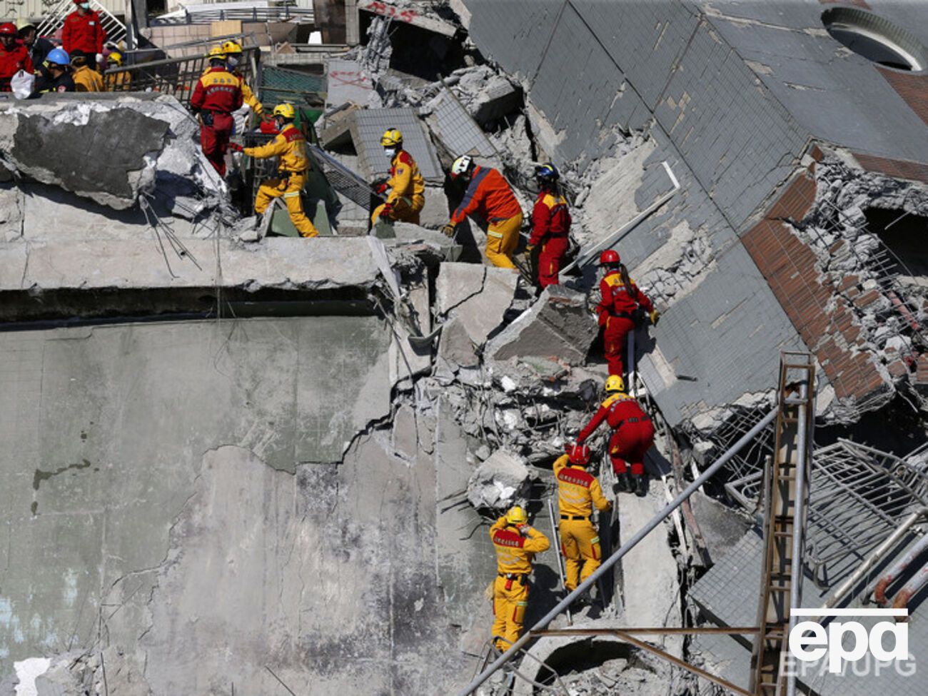 Поиски пропавших без вести продолжаются