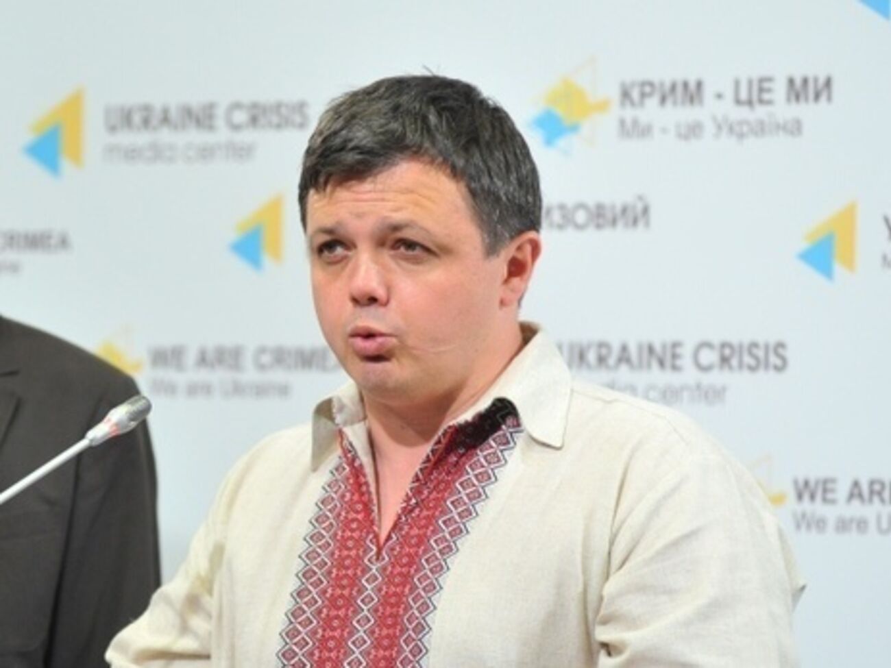 Семенченко потребовал создать "правительство народного доверия"